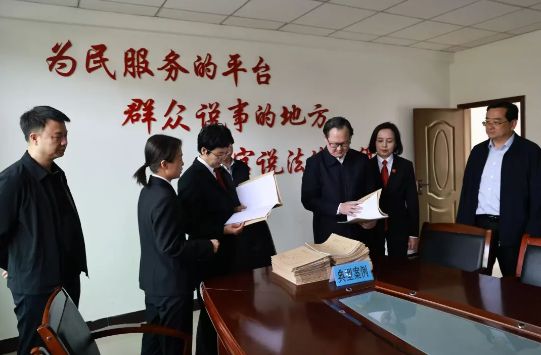 韩德洋赴宝鸡法院调研